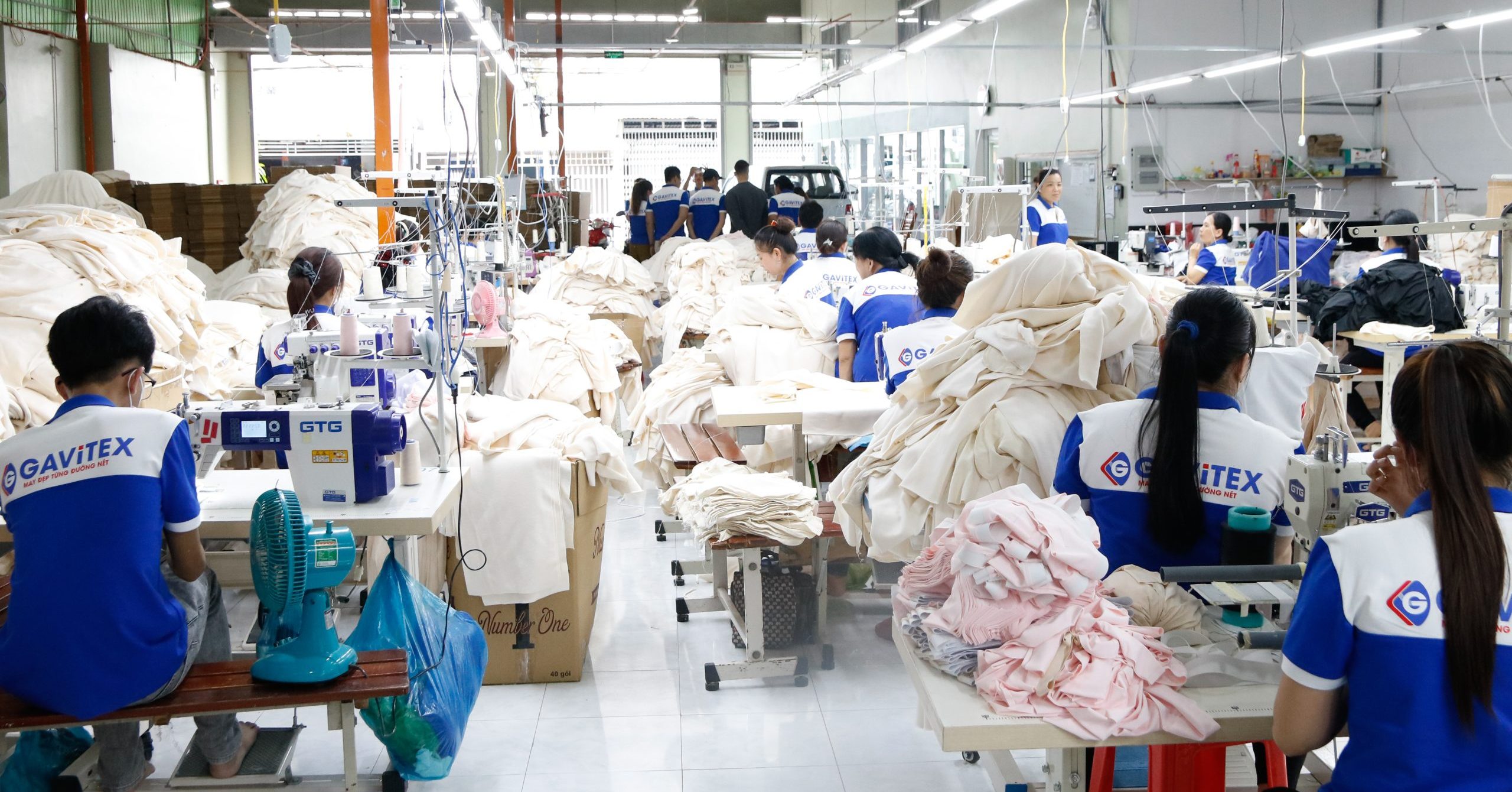 Mẫu áo thun đồng phục công ty dễ in logo